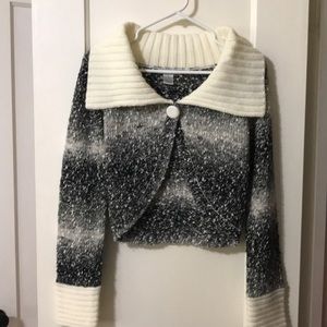 Alberto Makali Shrug